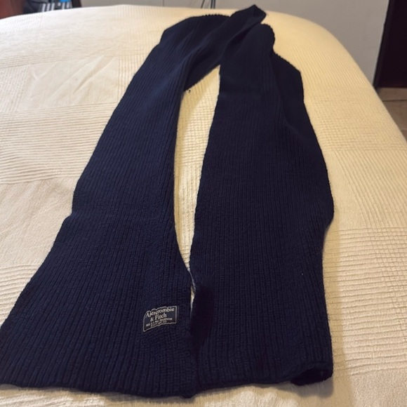 Abercrombie & Fitch Navy Blue Knit Scarf – Unisex - Picture 1 of 3